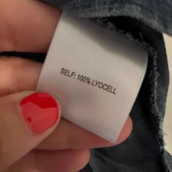 Jane and Delancey Denim Shirt size L love the buttons on this (SKU G106) - Picture 10 of 10